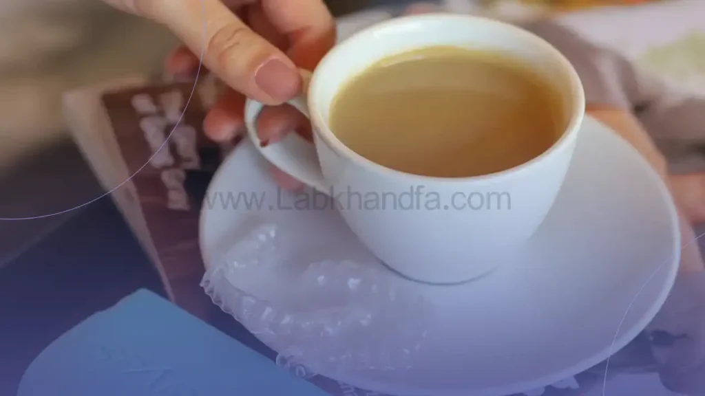 نوشیدن قهوه در زمان ارتودنسی نامرئی