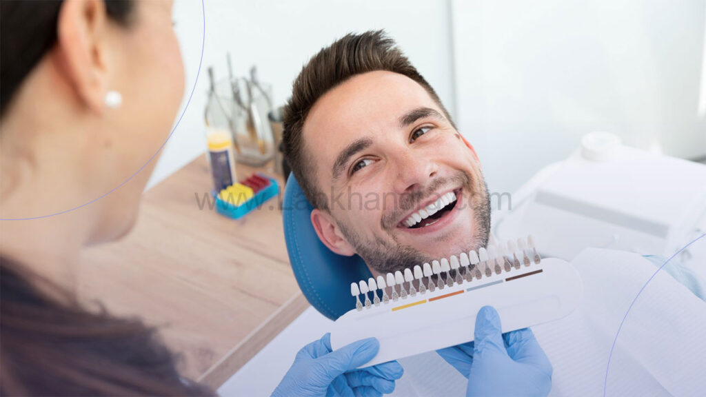 عکس از خندیدن یک آقا با دندان های کامپوزیت شده