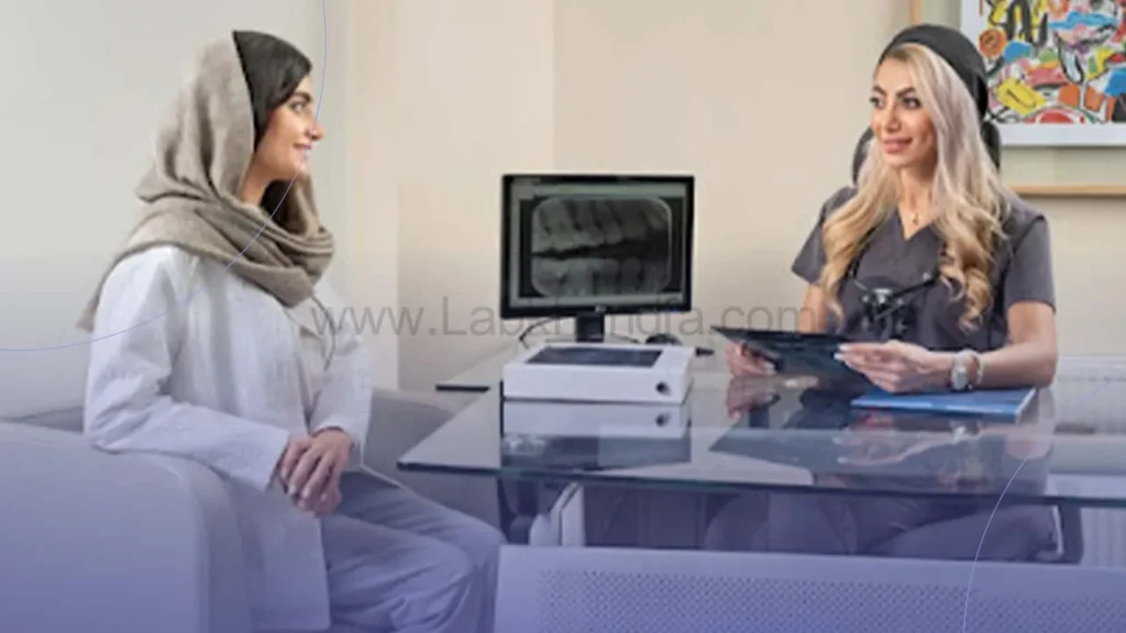 کادر درمان و بیمار کلینیک دندانپزشکی آرتمان درمان