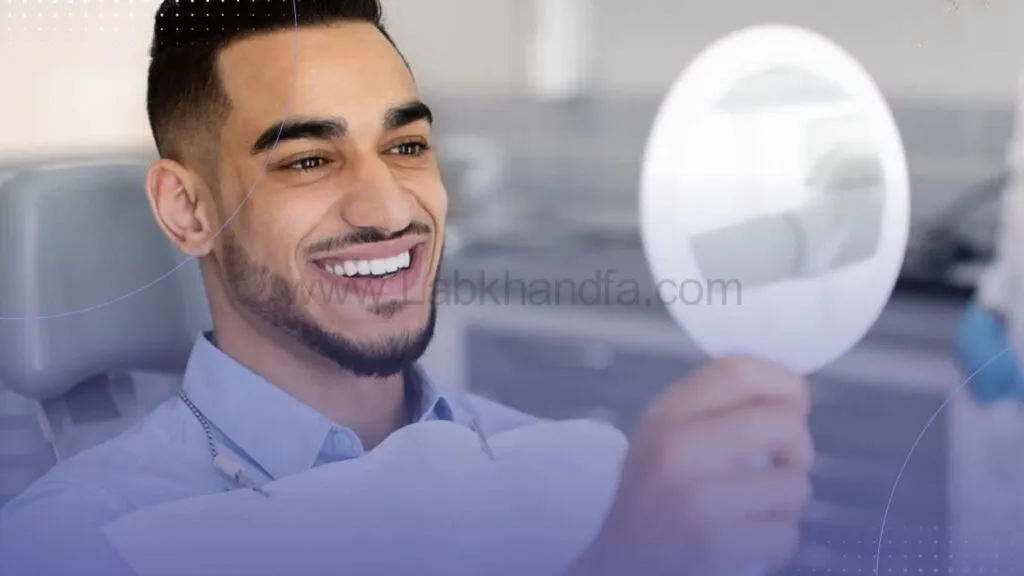 عکسی از رضایت متقاضی لمینت بعد از نصب روکش دندانی